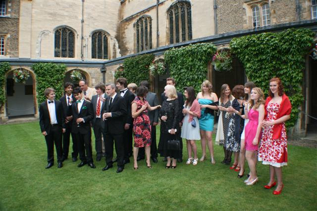 618x404 pixels (71K)